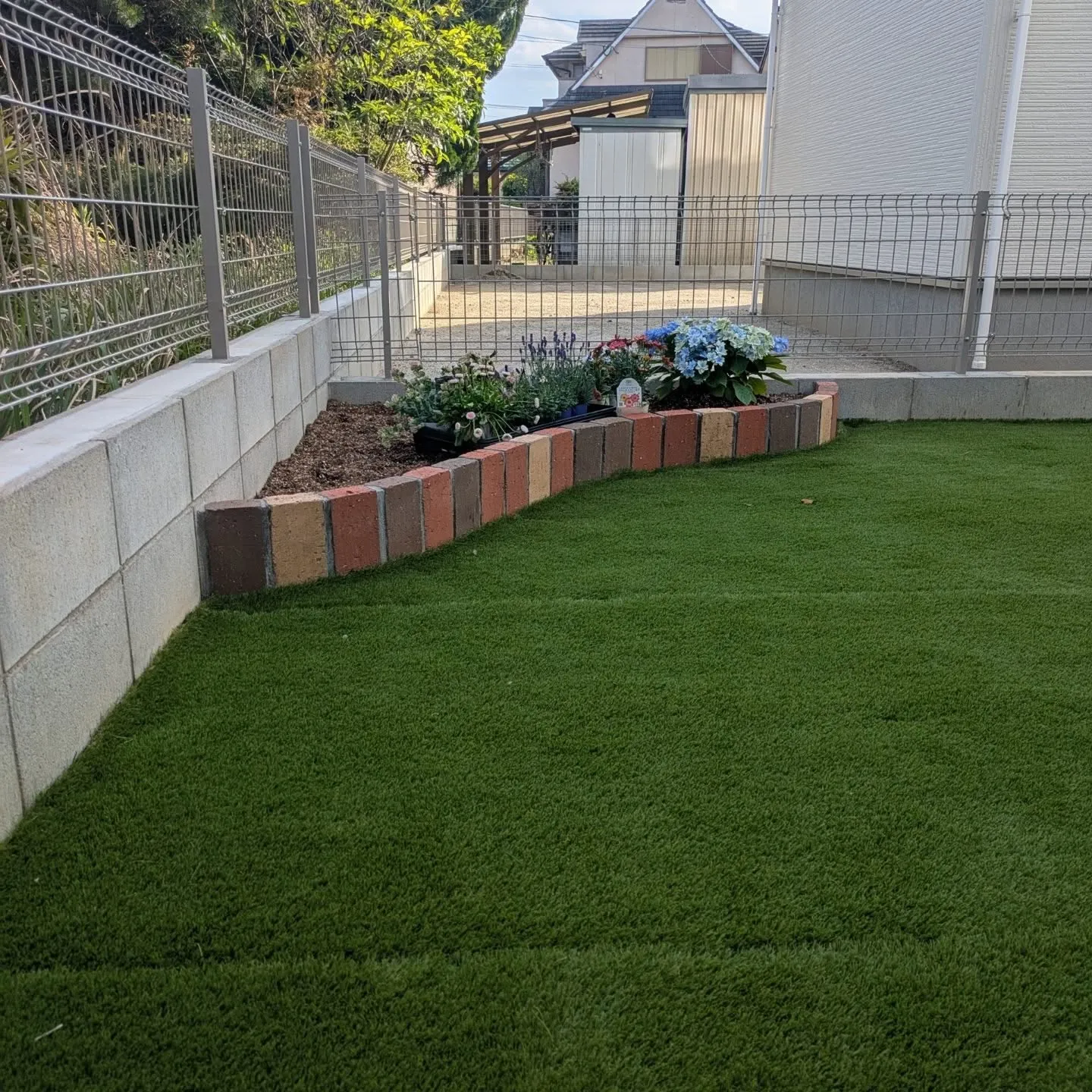 カーブを取り入れて可愛らしさを演出