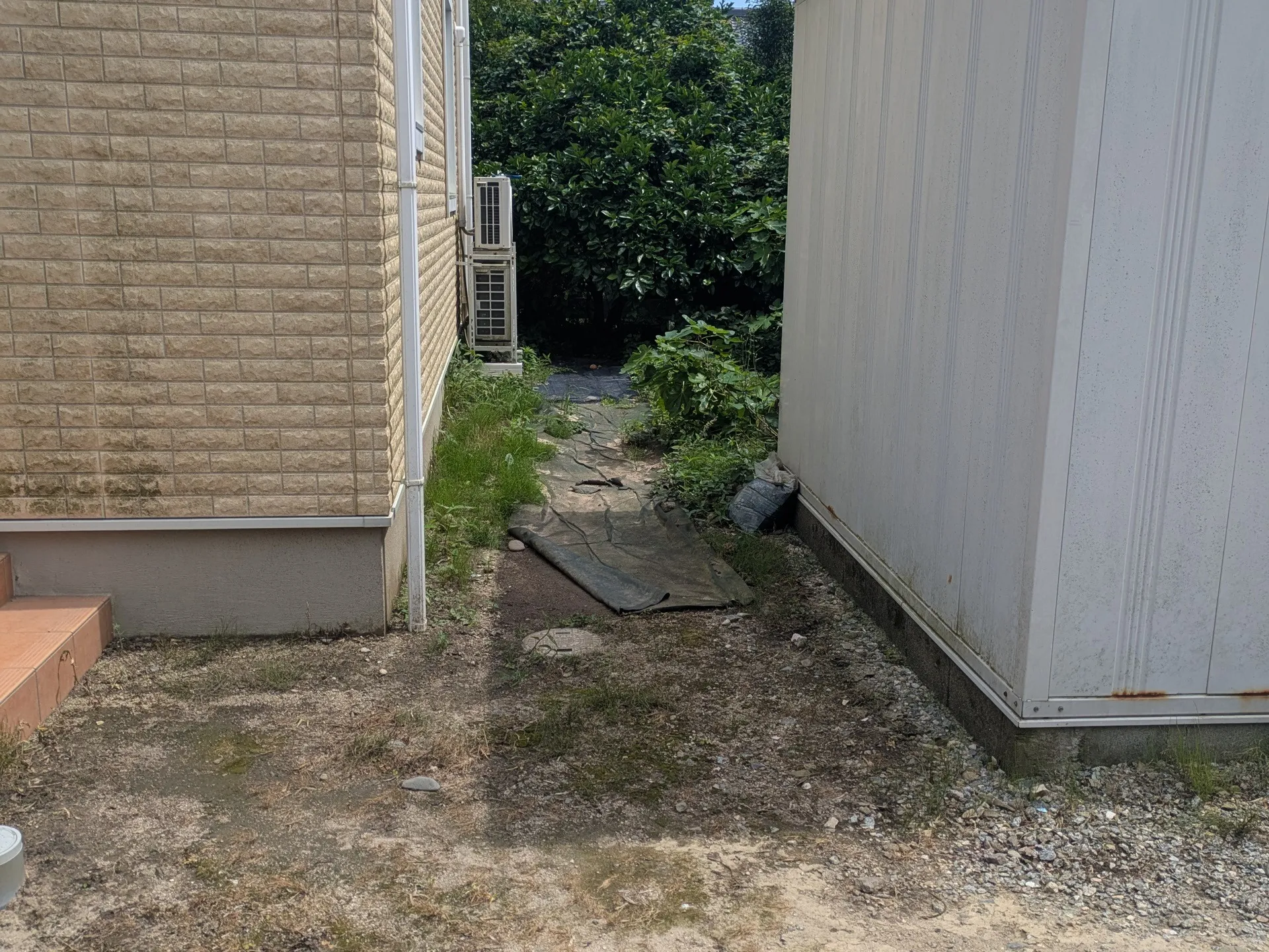 【Before/Afterで見る!🌿防草対策&快適空間へ大変...